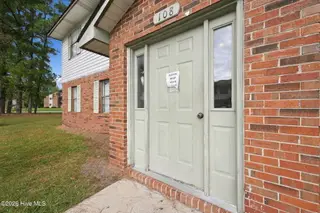 108 Ravenwood Drive, Jacksonville, NC 28546 — 8-bedroom home in Ravenwood, Jacksonville, NC, photo 17 of 18: 4-web-or-mls-04