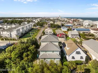 109 Greenville Avenue 1, Carolina Beach, NC 28428 – photo 11: 9-web-or-mls-DJI_20250902164109_0131_D