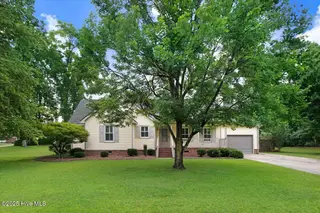 302 N Pointe Drive, Goldsboro, NC 27530 – photo 2: Front Yard View