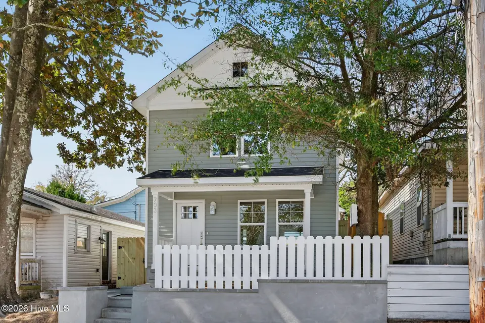 703 N 11th Street, Wilmington, NC 28401 – photo 1 of 28: 703N11thStreet-3