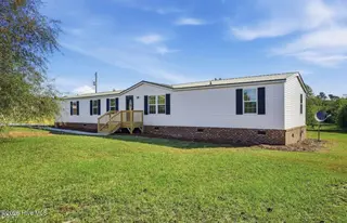 185 Boney Road, Rose Hill, NC 28458 — 4-bedroom home, Rose Hill, NC, photo 2 of 30: IMG_8141