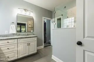 655 Creekway Circle SE, Bolivia, NC 28422 – photo 21: En-Suite Bathroom