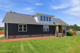 201 Mansfield Parkway, Morehead City, NC 28557 – photo 2: Front