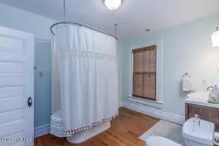 411 Queen Street, New Bern, NC 28560 – photo 13: 411 queen master bath