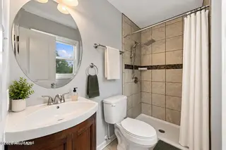 811 Little John Avenue, Jacksonville, NC 28546 — 3-bedroom home in Sherwood Forest, Jacksonville, NC, photo 13 of 24: Primary Bathroom
