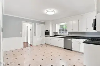 300 S Englewood Drive, Rocky Mount, NC 27804 – photo 17: 28-web-or-mls-DSC00911