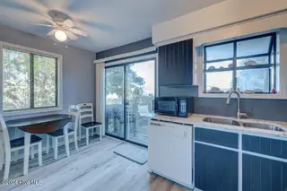 4153 Spirea Drive Unit 3, Wilmington, NC 28403 – photo 13: 13- Kitchen dining