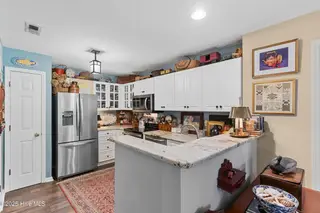 4106 Breezewood Drive Apt 102, Wilmington, NC 28412 – photo 16: 16_kitchen