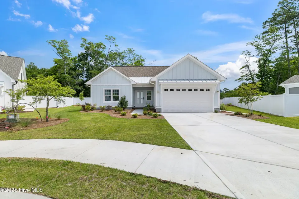 430 Raven Glen Drive, Southport, NC 28461 – photo 1 of 49: Main
