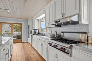 1104 Shepard Street, Morehead City, NC 28557 – photo 4: Kitchen