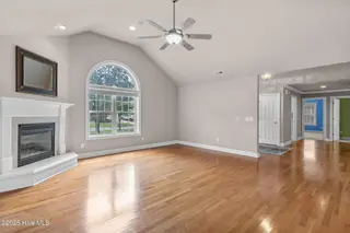 4422 Grey Oaks Court, Wilmington, NC 28412 – photo 6: 51_living room