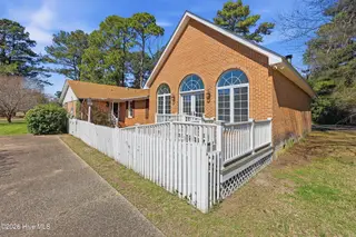 1514 Crescent Drive, Elizabeth City, NC 27909 – photo 3: Side view
