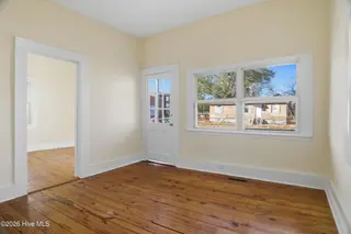 221 S 11th Street, Wilmington, NC 28401 – photo 9: 12_livingroom3