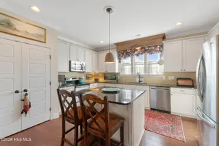 301 Hedrick Street, Beaufort, NC 28516 – photo 15: Kitchen with granite counters