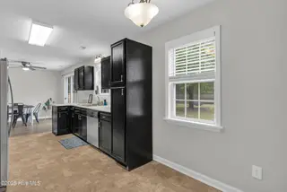 319 Palamino Trail, Jacksonville, NC 28546 – photo 9: Kitchen/Breakfast Nook