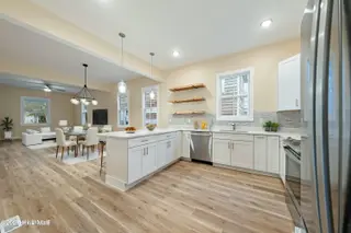 509 S 5th Avenue, Wilmington, NC 28401 – photo 8: View from Kitchen