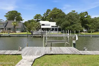 286 Oakleaf Drive, Pine Knoll Shores, NC 28512 – photo 15: 9-print-590A3786_edit