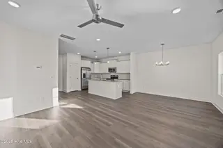 1909 Newbury Way D, Greenville, NC 27834 – photo 12: 15-web-or-mls-BLS_0021