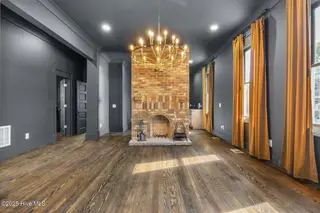 223 S 5th Avenue, Wilmington, NC 28401 — 6-bedroom home in Historic District, Wilmington, NC, photo 14 of 48: Unit A Main Living Area