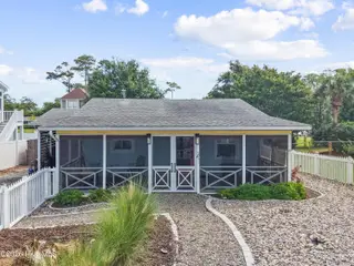 318 NE 58th Street, Oak Island, NC 28465 – photo 5