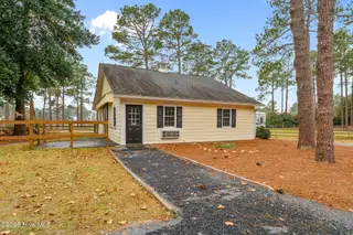 2195 N May Street, Southern Pines, NC 28387 – photo 2: Barn