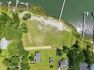 184 2 Lennoxville Point Road, Beaufort, NC 28516 – photo 11: 12-web-or-mls-DJI_20260702113306_0417_D