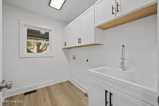 214 Shoreline Drive, New Bern, NC 28562 – photo 23: 42-web-or-mls-DSC_0877