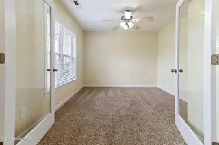 915 Savannah Drive, Jacksonville, NC 28546 – photo 13: 22-web-or-mls-IMG_9556