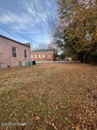 1112 Nash Street N, Wilson, NC 27893 – photo 6: right rear