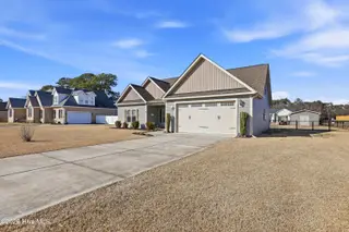 111 Raven Ridge Drive, Goldsboro, NC 27530 — 3-bedroom home in Eagles Pointe, Goldsboro, NC, photo 3 of 29: 03-111 Raven Ridge Dr-3