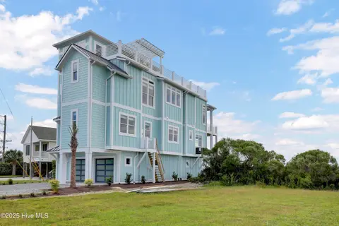 825 S Topsail Dr, Surf City