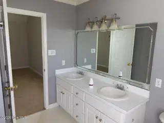 400 Wesley Drive, Goldsboro, NC 27534 – photo 6: 88 MASTER BATH