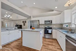 412 Neuchatel Road, New Bern, NC 28562 – photo 12: Kitchen