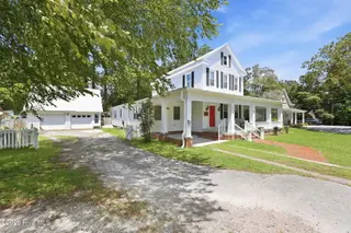 1816 Trent Boulevard, New Bern, NC 28560 – photo 3: 2-web-or-mls-0C0A0031