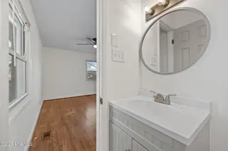 117 Sheffield Road, Jacksonville, NC 28546 – photo 18: 40-web-or-mls-_RAD2196