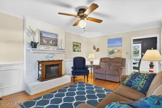 204 NE 36th Street, Oak Island, NC 28465 – photo 16: 19-kahunaphoto