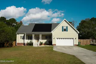 706 Daniel Lindsey Court, Sneads Ferry, NC 28460 — 3-bedroom home in Grantwood, Sneads Ferry, NC, photo 1 of 33