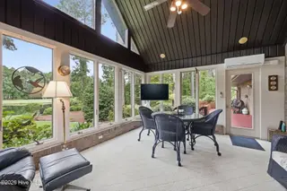 908 Sawgrass Court, New Bern, NC 28560 – photo 10: Sunroom