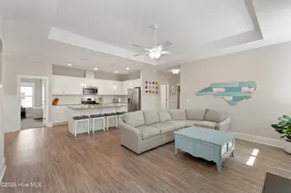 128 Hanover Lakes Drive, Wilmington, NC 28401 — 3-bedroom home in Hanover Lakes, Wilmington, NC, photo 7 of 41: 9_img_9112