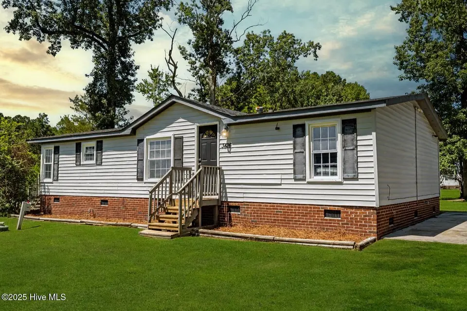 3426 Burgaw Highway, Jacksonville, NC 28540 – photo 1 of 45: 5DC38935-10F1-4DC3-BA08-E20BD4BFCEF1