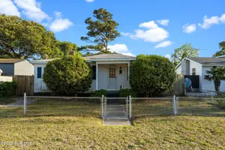 2205 Bay Street, Morehead City, NC 28557 – photo 2: Front