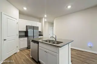 3583 Whaley Way NW, Ash, NC 28420 — 3-bedroom townhome in Brunswick Plantation, Ash, NC, photo 8 of 34: Kitchen