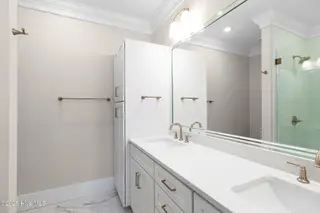 805 Mulberry Street Unit 105, Beaufort, NC 28516 – photo 15: Primary Bathroom