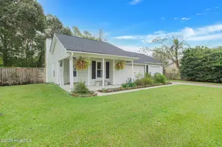 406 Hunting Green Drive, Jacksonville, NC 28546 – photo 2: 425A0174