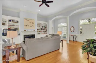 804 Oak Creek Place, Wilmington, NC 28405 — 4-bedroom home in Landfall, Wilmington, NC, photo 9 of 60: 009_img_3395_284