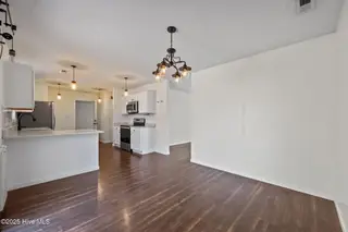 122 Tanbark Drive, Jacksonville, NC 28546 — 3-bedroom home in Aragona Village, Jacksonville, NC, photo 15 of 53: Dining room