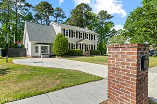 2724 Northwoods Drive, Jacksonville, NC 28540 – photo 3: 425A0353