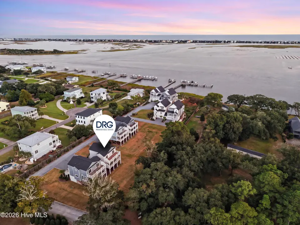 52 Pier View Court, Hampstead, NC 28443 — 3-bedroom waterfront home, Hampstead, NC, photo 1 of 60: 52pierview-pin