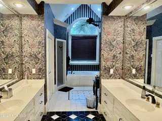 408 Wexford Place, Trent Woods, NC 28562 – photo 24: Master bath