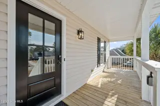 106 Dolphin Drive, Hampstead, NC 28443 — 3-bedroom home in Hideaway Shores, Hampstead, NC, photo 2 of 57